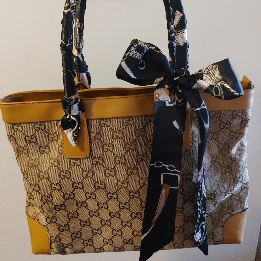 Vintage Authentic Gucci Shoulder Bag with Twilly's